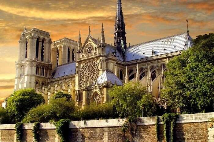 visit the snow covered Notre Dame Cathedral