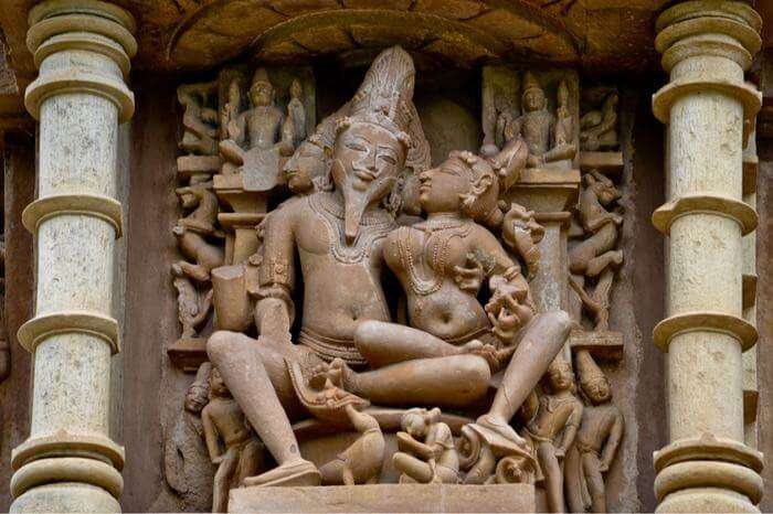 kamasutra sculpture in khaujraho