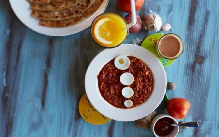 Chatpata boiled tikka served in Raju Omlet Restaurant in Duba