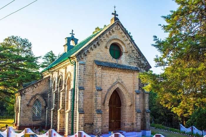 visit the many attractions like churches of Lansdowne n december