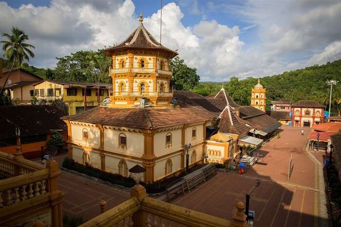 visit Shri Kamakshi Temple in goa