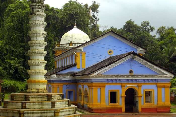 visit Shri Saptakoteshwar Temple in goa