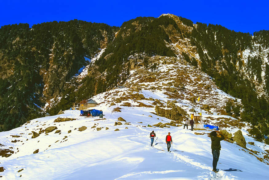 triund trek mcleodganj near dharamshala