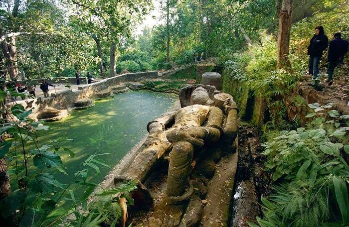 Bandhavgarh Fort vishnu statue