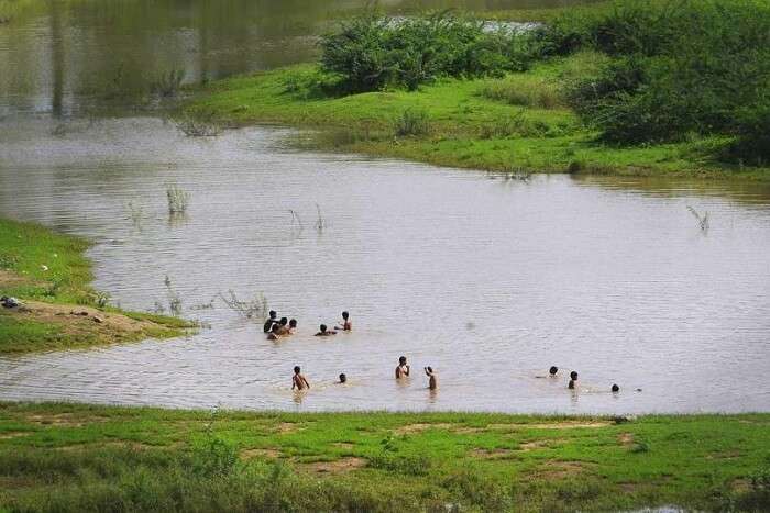 visit Anagpur Dam near surajkund