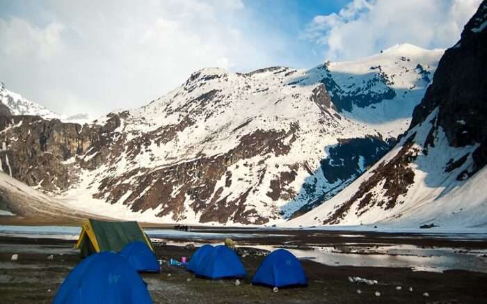 Camps erected at the campsite near Manali 