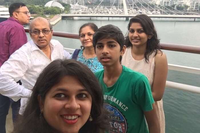 saurabhi singapore family trip: selfie with family