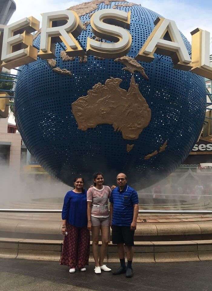 saurabhi singapore family trip: family enjoying at universal studios singapore