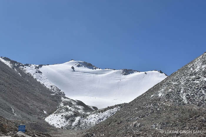 lokpal romantic trip to ladakh: snowy hills