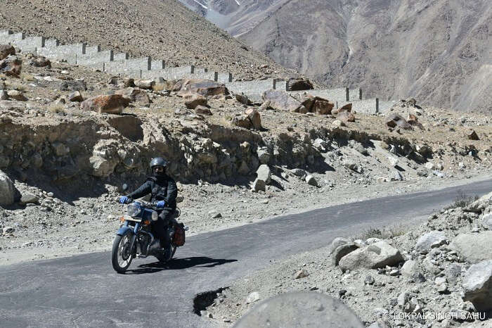 lokpal romantic trip to ladakh: riding bike in ladakh