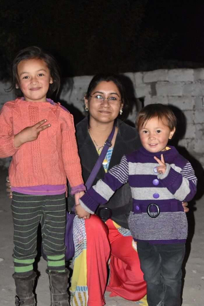 lokpal romantic trip to ladakh: lokpal's wife with ladakh kids