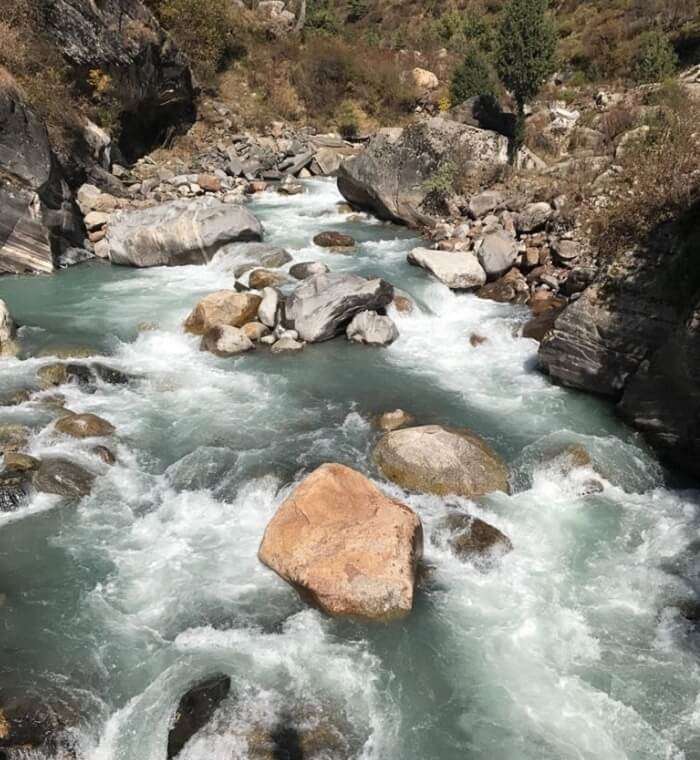 parvati river in kheerganga