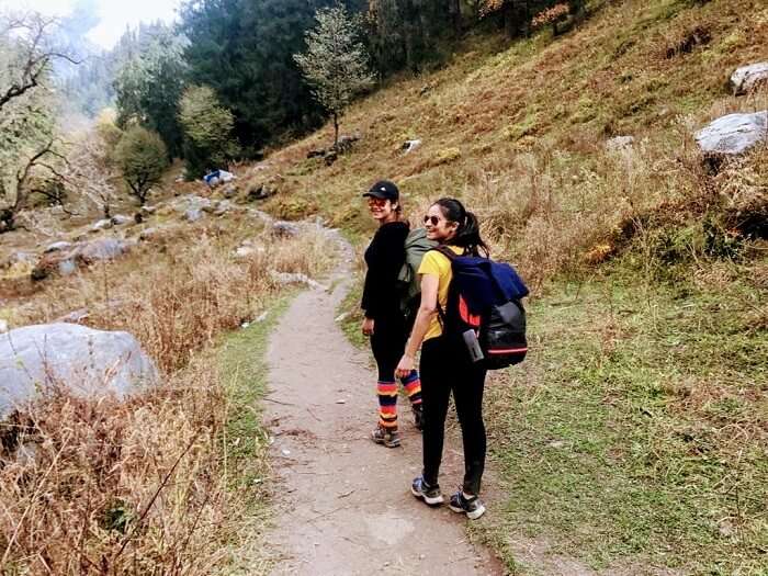 girls on kheerganga treks