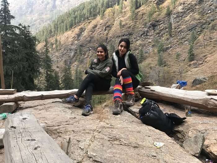 friends on a girl trip to kheerganga