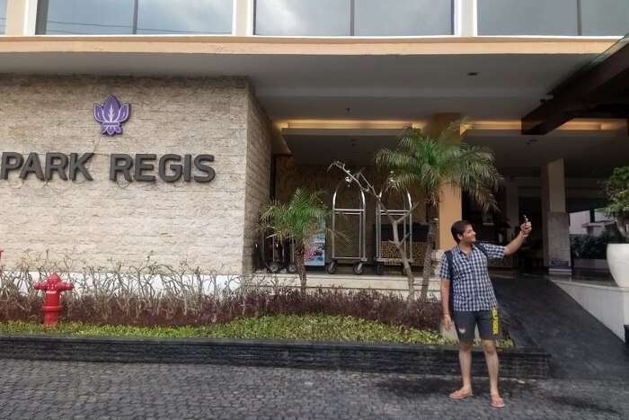 pankaj honeymoon trip to bali: outside park regis