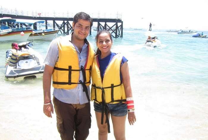 pankaj honeymoon trip to bali: pankaj and wife on beach