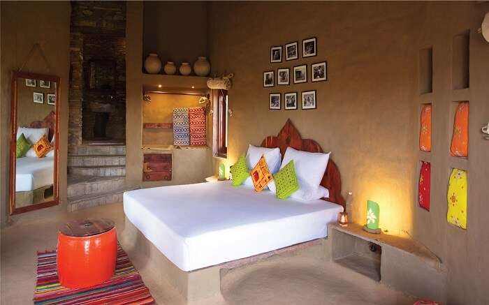 Room in Lakshman Sagar 