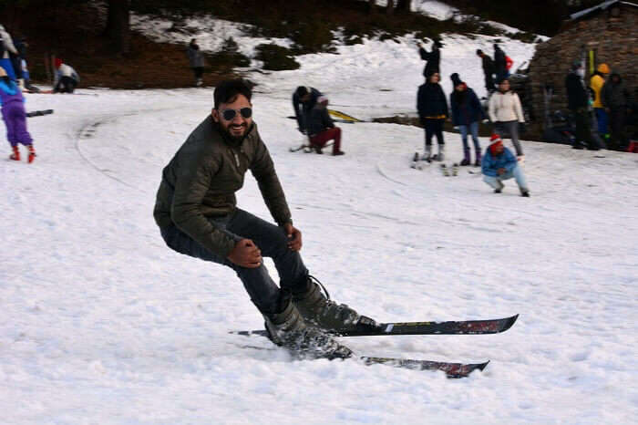 Skiing in Auli
