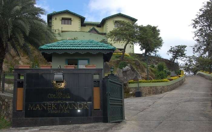 The entrance of Manek Manor in Mount Abu in Rajasthan