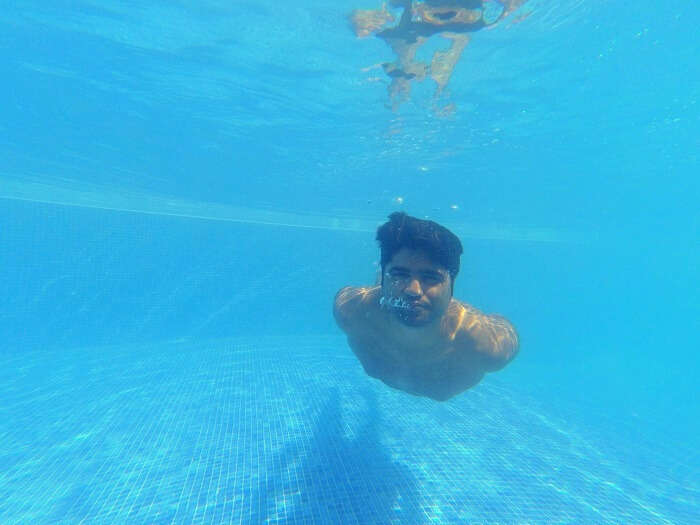 swimming in maldives