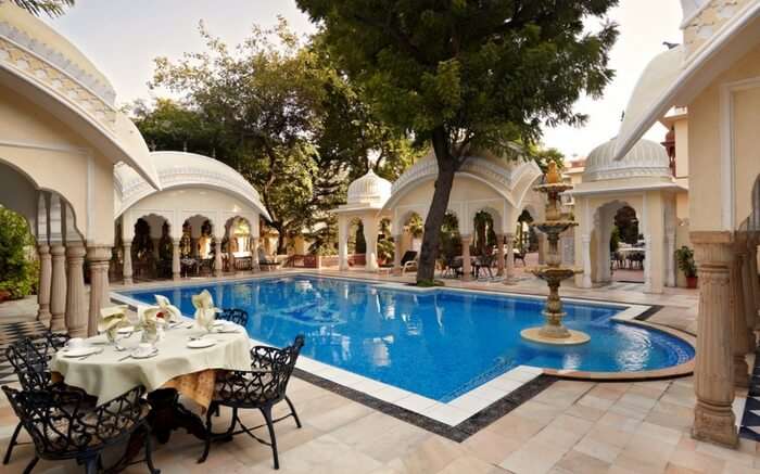 Take a romantic stay at Luxury Villas Jaipur
