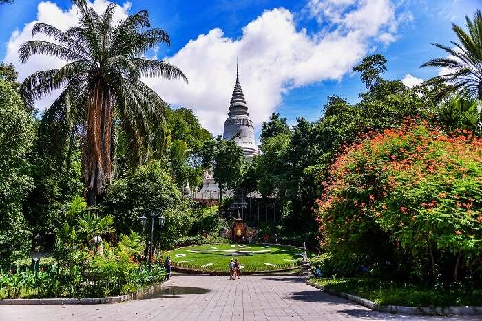 Wat Phnom, Phnom Penh