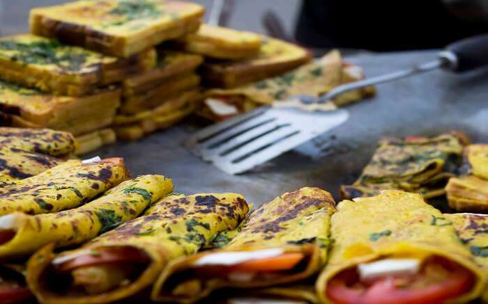 A street food stall selling bread pakode in New Delhi