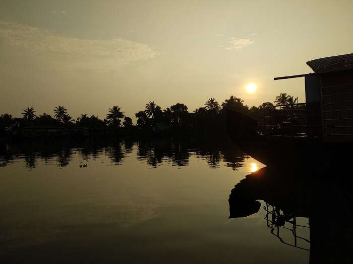 houseboat sunset alleppey