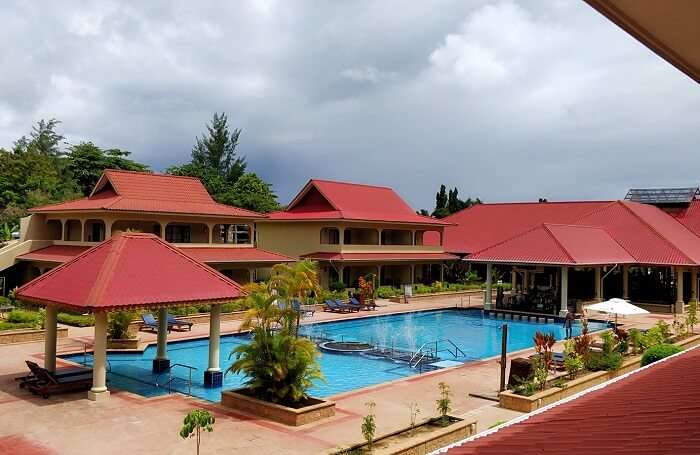 sandeep seychelles trip: beachside hotel