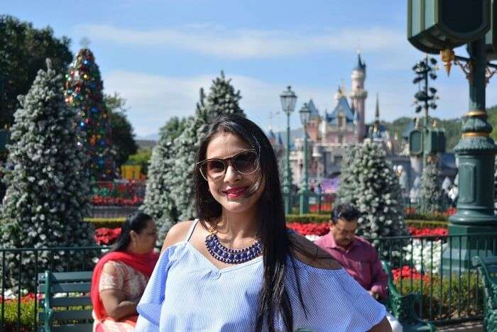 isha aggarwal hong kong family trip: at Disneyland