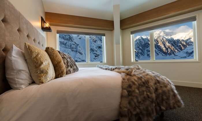 Sheldon Chalet Bedroom 