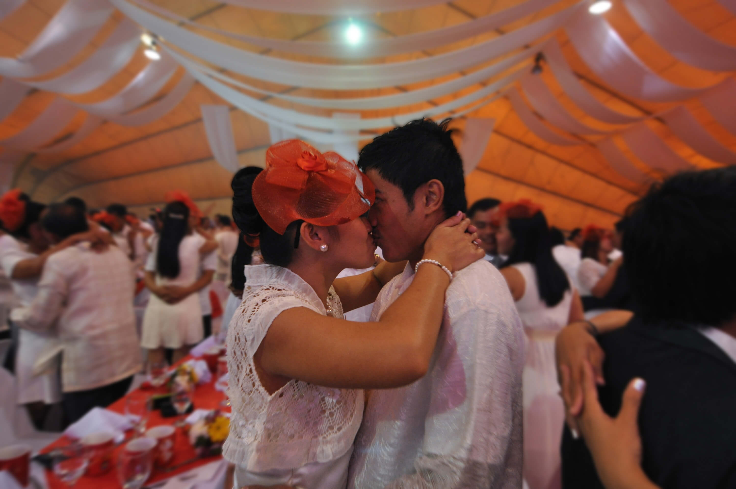 couples getting married in Philippines on valentines day 
