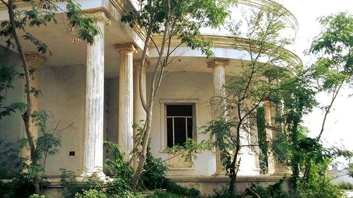 Avadh Palace, one of the most haunted places in Gujarat