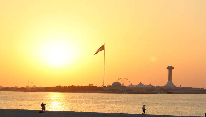 Go sunset watching at Abu Dhabi Corniche