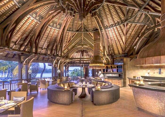 Sitting of Safran restaurant mauritius