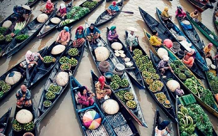 acj-0502-floating-market-kolkata