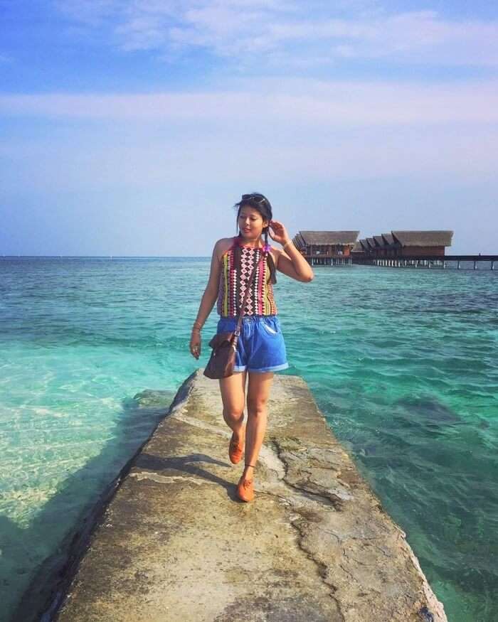 sushmita maldives honeymoon: posing near villas
