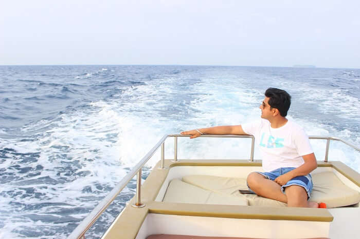 ankit wadhwa maldives honeymoon: dolphin cruise