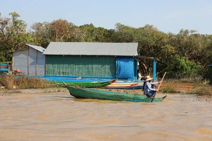 hanoi floating village