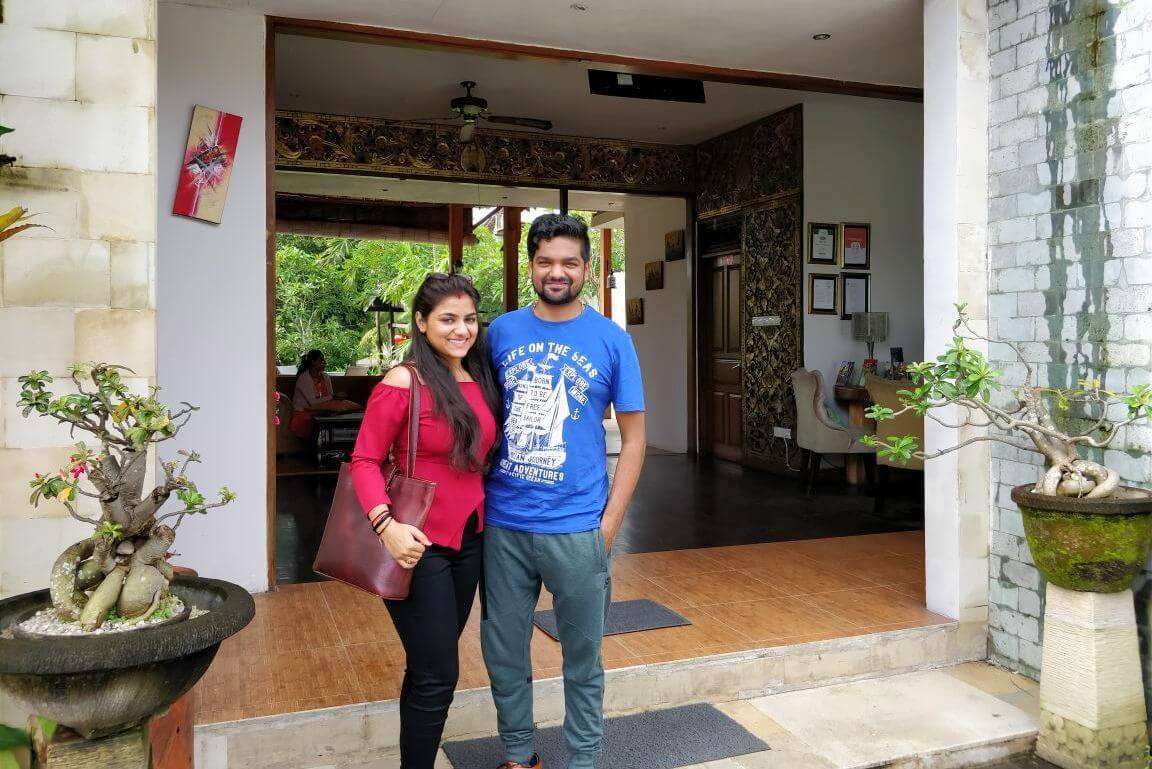 tushar honeymoon trip to Bali: tushar bidding goobye to bali