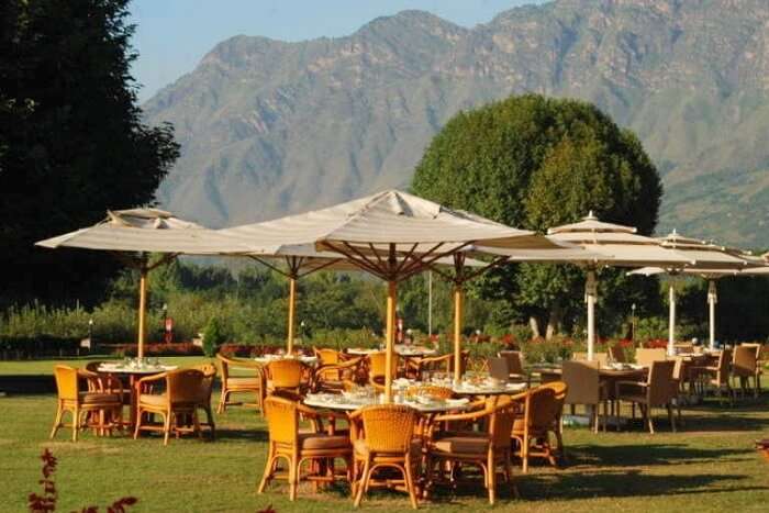 8 Best Restaurants In Srinagar That Are Perfect For All!