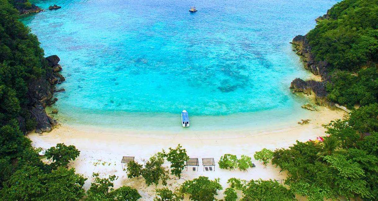 10 Best Beaches In Philippines For The Love Of Sun, Surf, And Sand