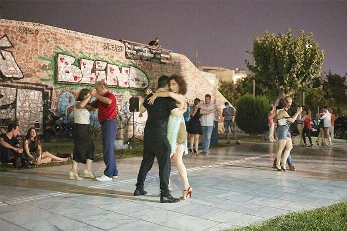 Cha-Cha-Cha on the streets in athens