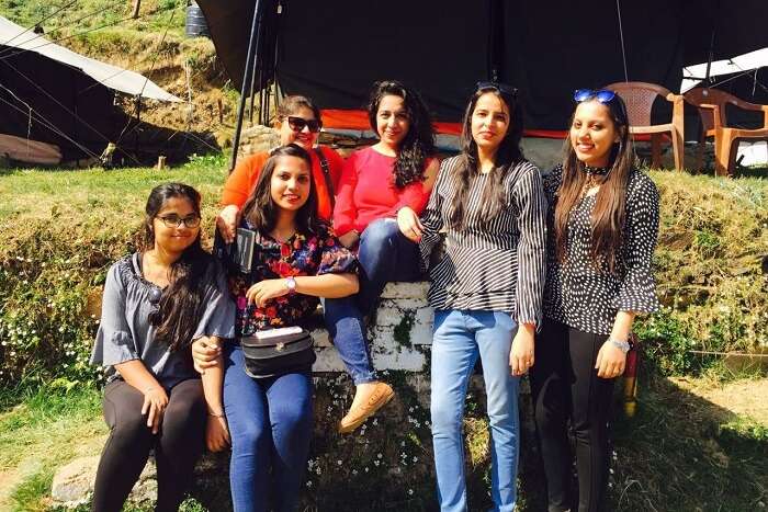 priha dhanaulti weekend trip: group of girls