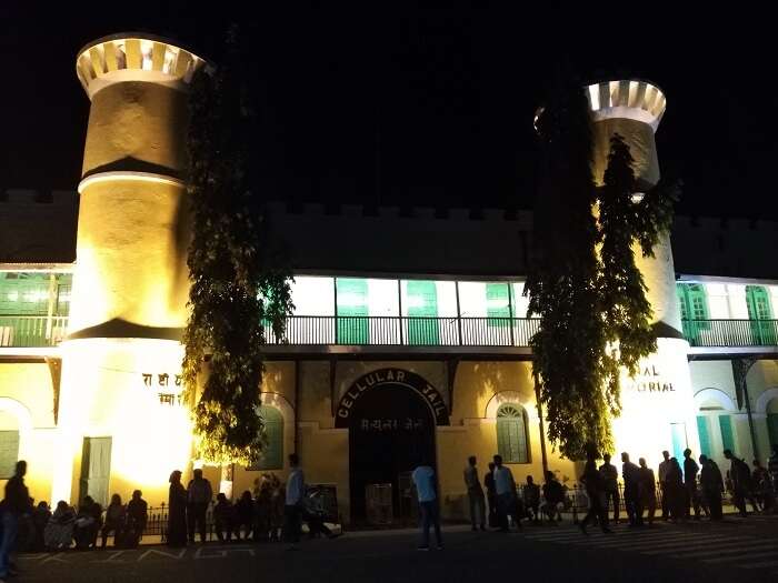 cellular jail sound and light show