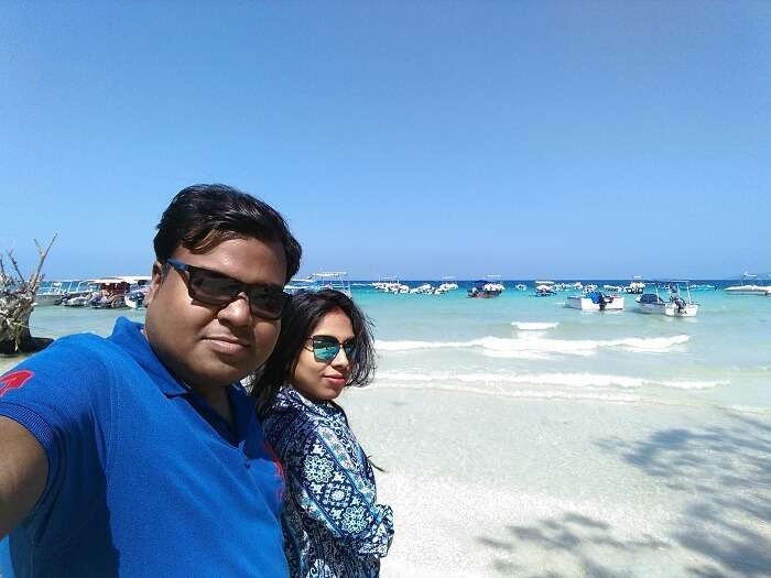 honeymooners at elephanta beach