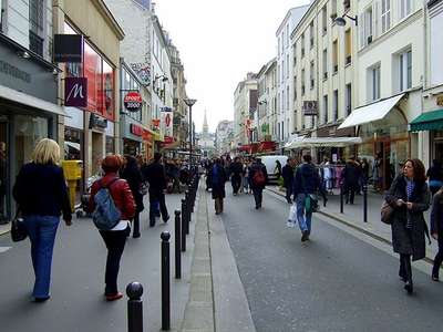 Paris Shopping Districts - From Luxury Designers to Cheap Bargains