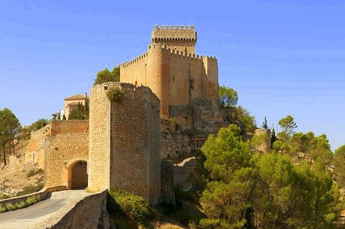 Alarcon castle spain