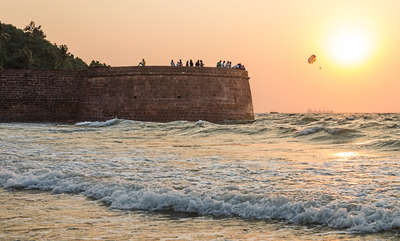 Fort Aguadaa is an enchanting fort that you must discover during your 3 days in Goa trip