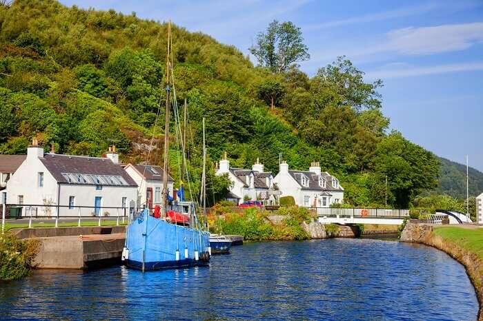 Go Cruising on the Crinan Canal on a vintage steamship scotland